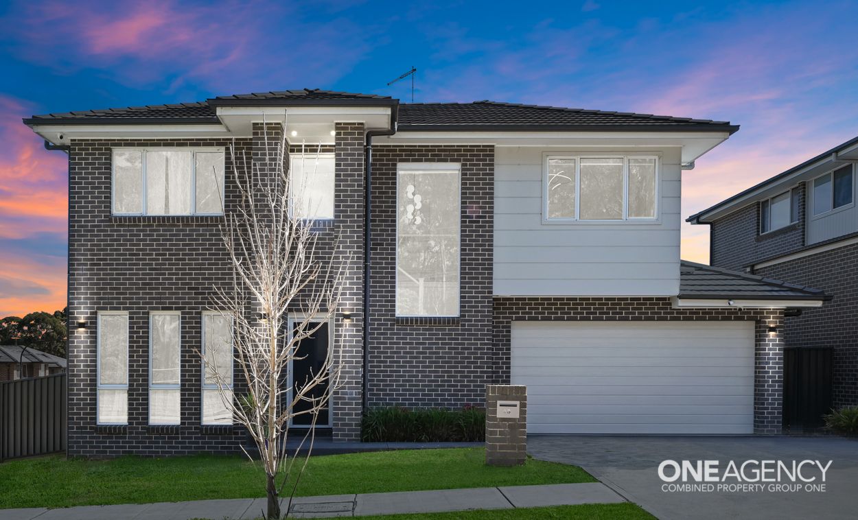 4 bedrooms House in 43 Orlagh Circuit RIVERSTONE NSW, 2765