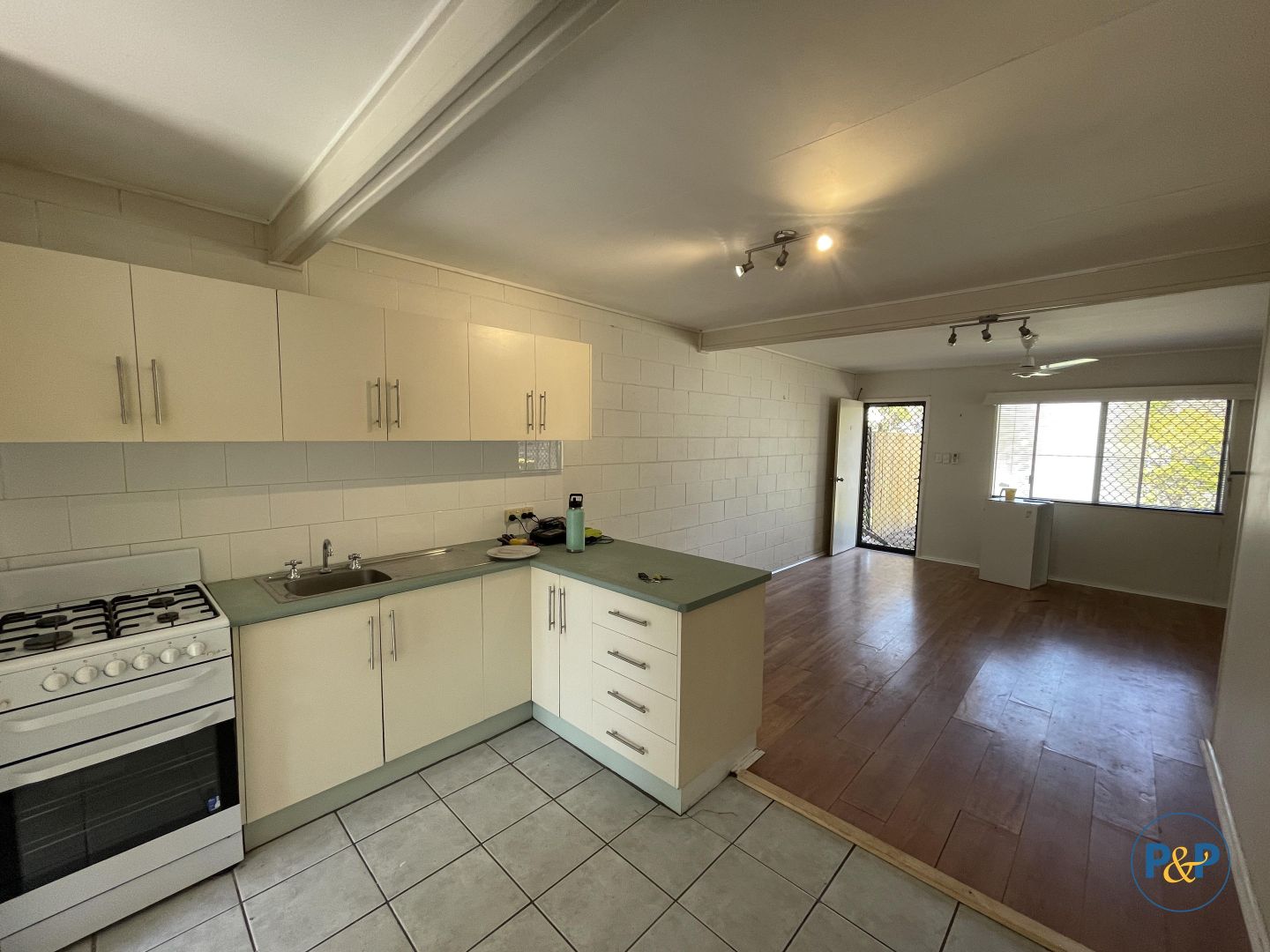 1/148 Mooney Street, Gulliver QLD 4812 Apartment For Rent 300 Domain