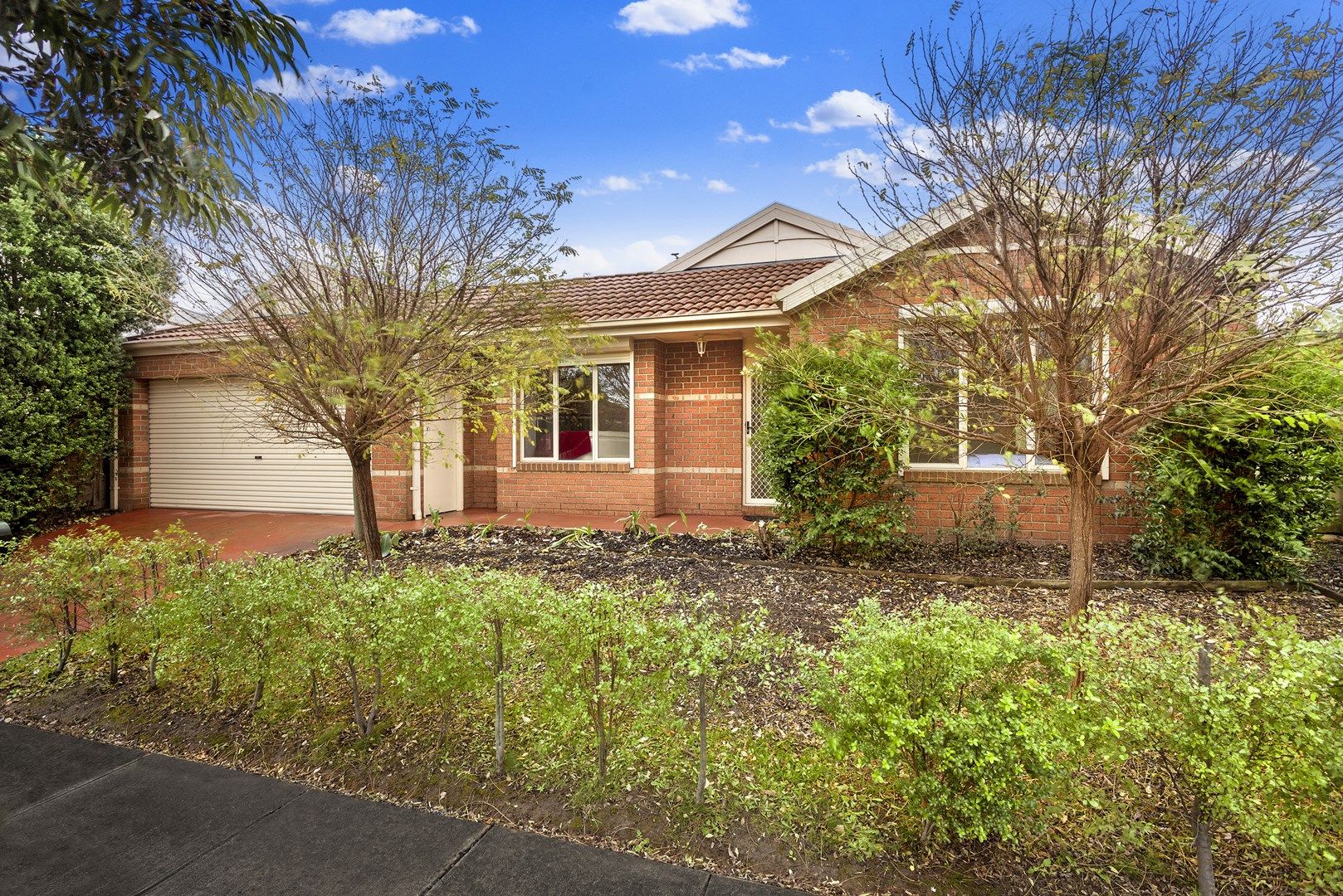 10 Breamlea Way, Cranbourne West VIC 3977, Image 0