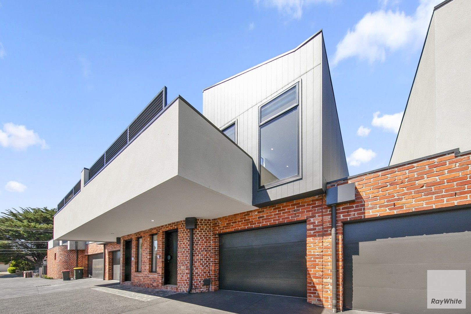 2 bedrooms Townhouse in 3/39 York Street AIRPORT WEST VIC, 3042
