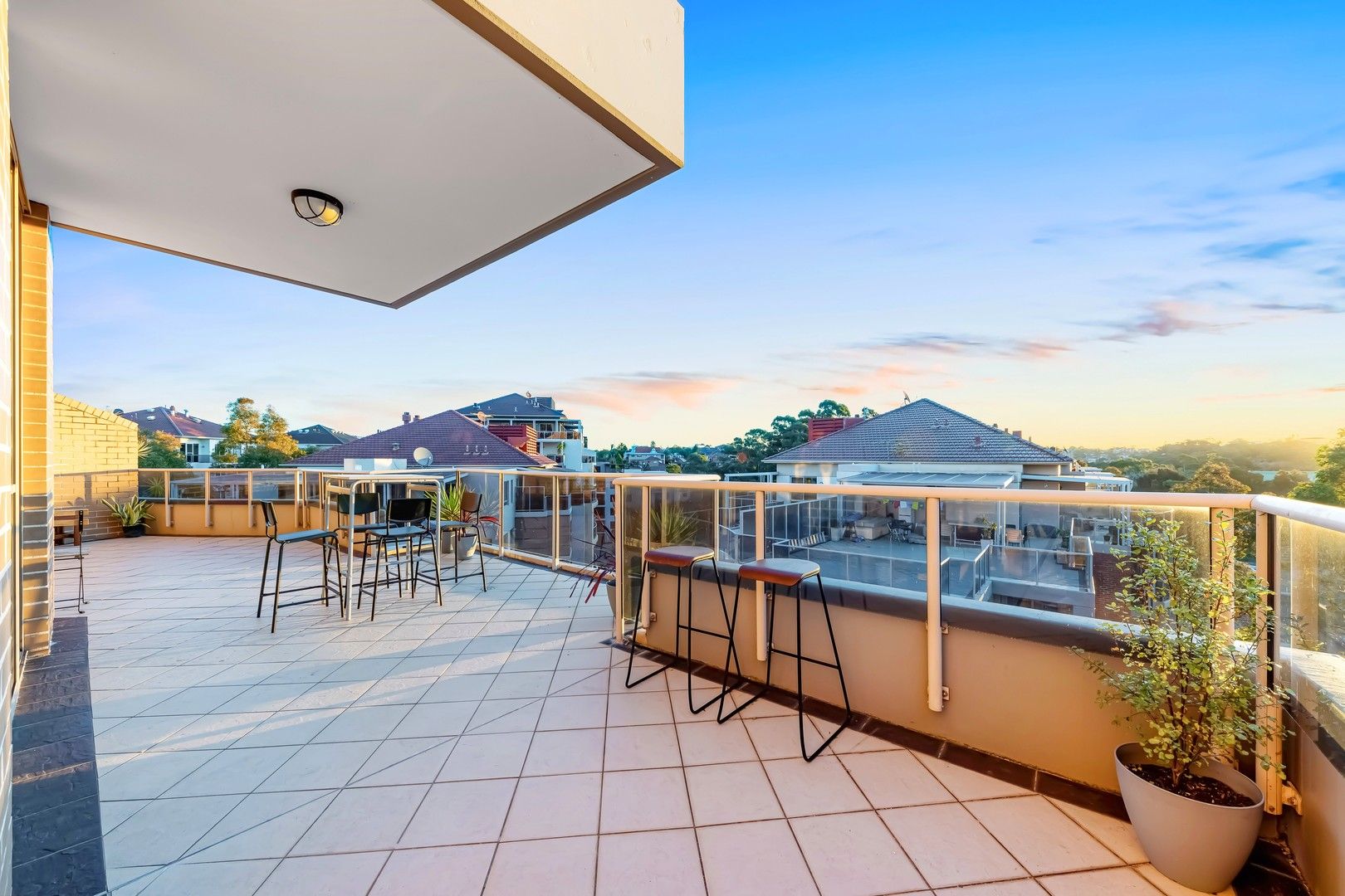 1 bedrooms Apartment / Unit / Flat in 162/90 Bonar St WOLLI CREEK NSW, 2205