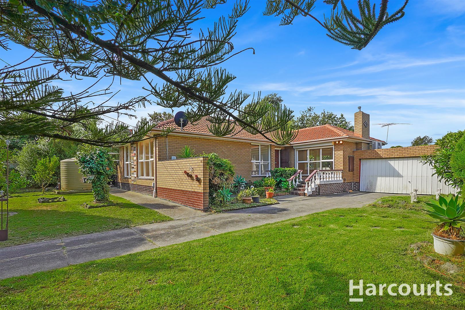 4 bedrooms House in 14 Hampstead Crescent GLEN WAVERLEY VIC, 3150