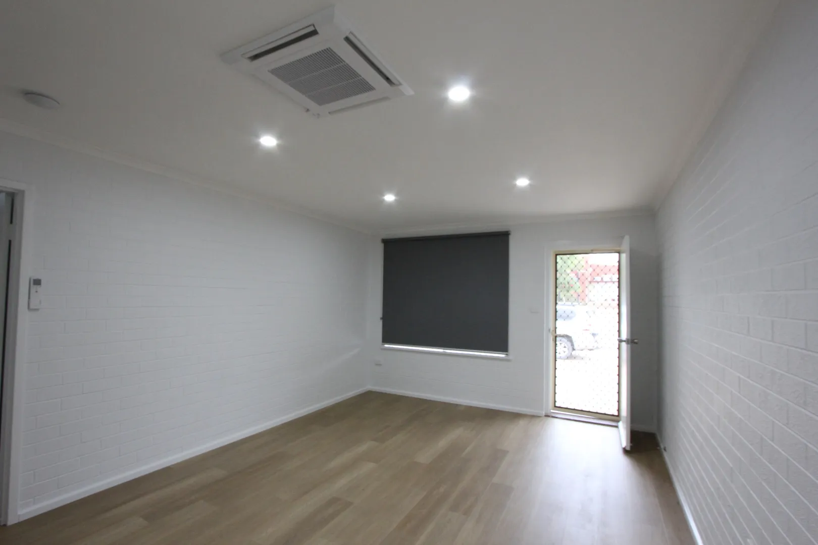 Modern and Affordable Property in Prime Location - A Must-See! - Widok 2