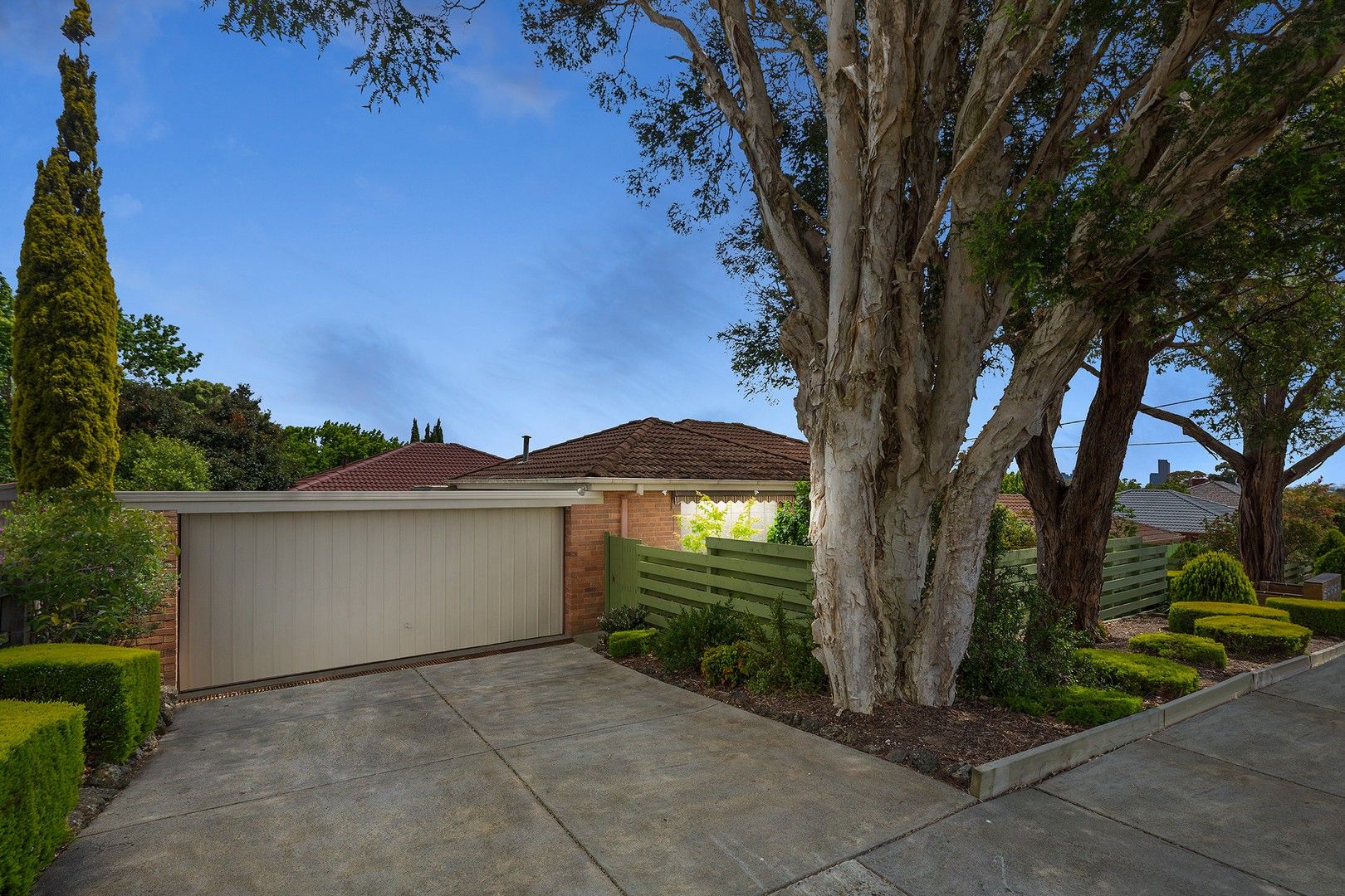 2 bedrooms Apartment / Unit / Flat in 1/27-29 Andrews Street BURWOOD VIC, 3125