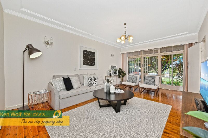 43 Yarrara Road, West Pymble NSW 2073, Image 2