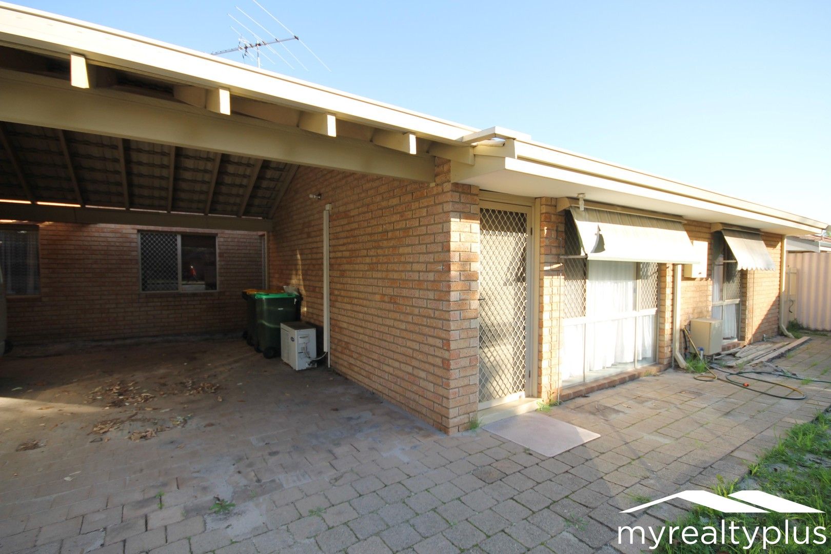 2 bedrooms House in 2/90 Woodrow Avenue YOKINE WA, 6060