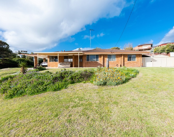 2 Cooinda Close, Quinns Rocks WA 6030