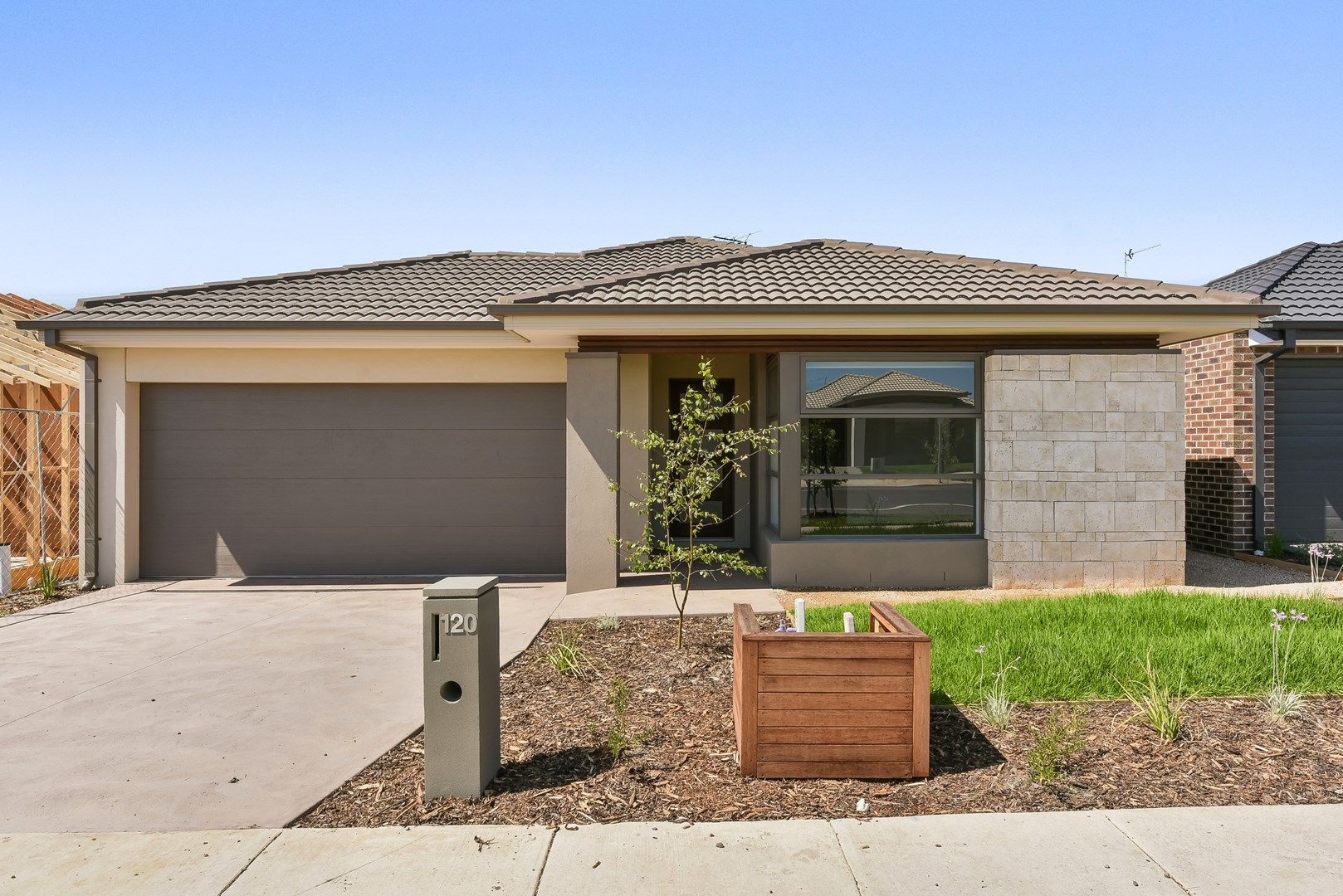 4 bedrooms House in 120 Coastside Drive ARMSTRONG CREEK VIC, 3217