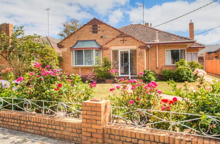 332 Wendouree Parade, LAKE WENDOUREE VIC 3350, Image 0