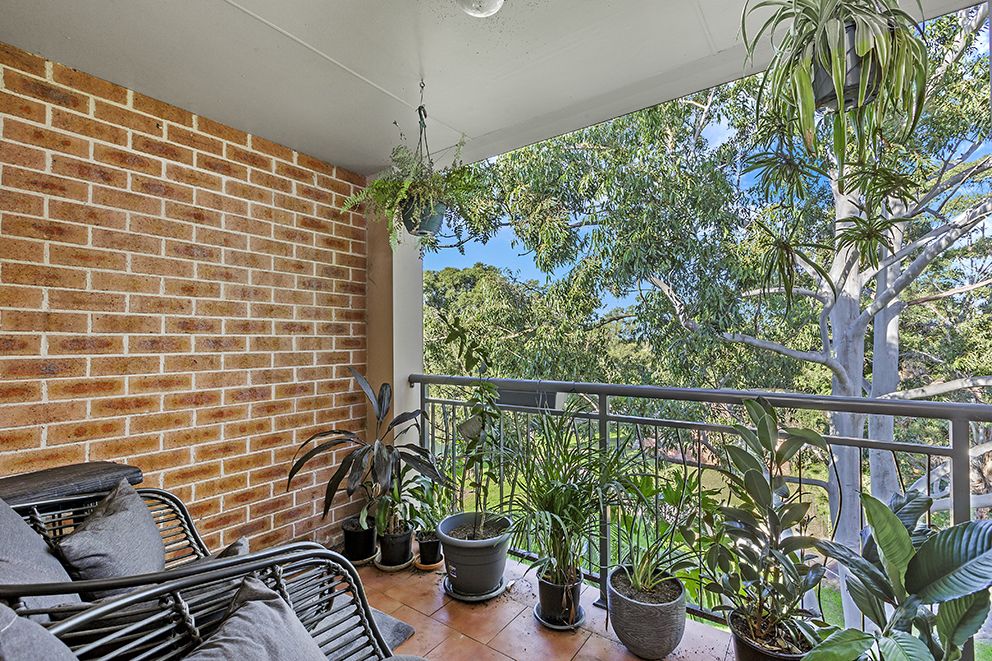 2 bedrooms Apartment / Unit / Flat in 46/6-14 Park Street SUTHERLAND NSW, 2232