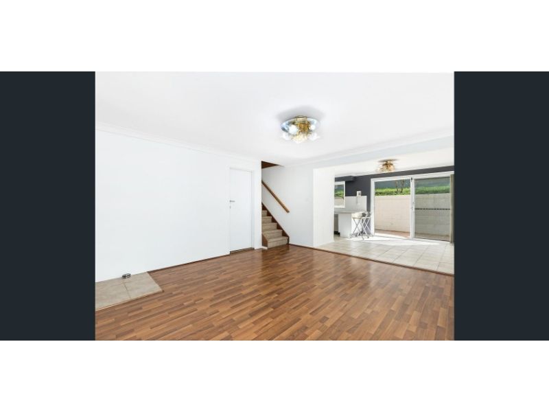 4/16 Furlong Avenue, Casula NSW 2170 Townhouse For Rent 520 Domain