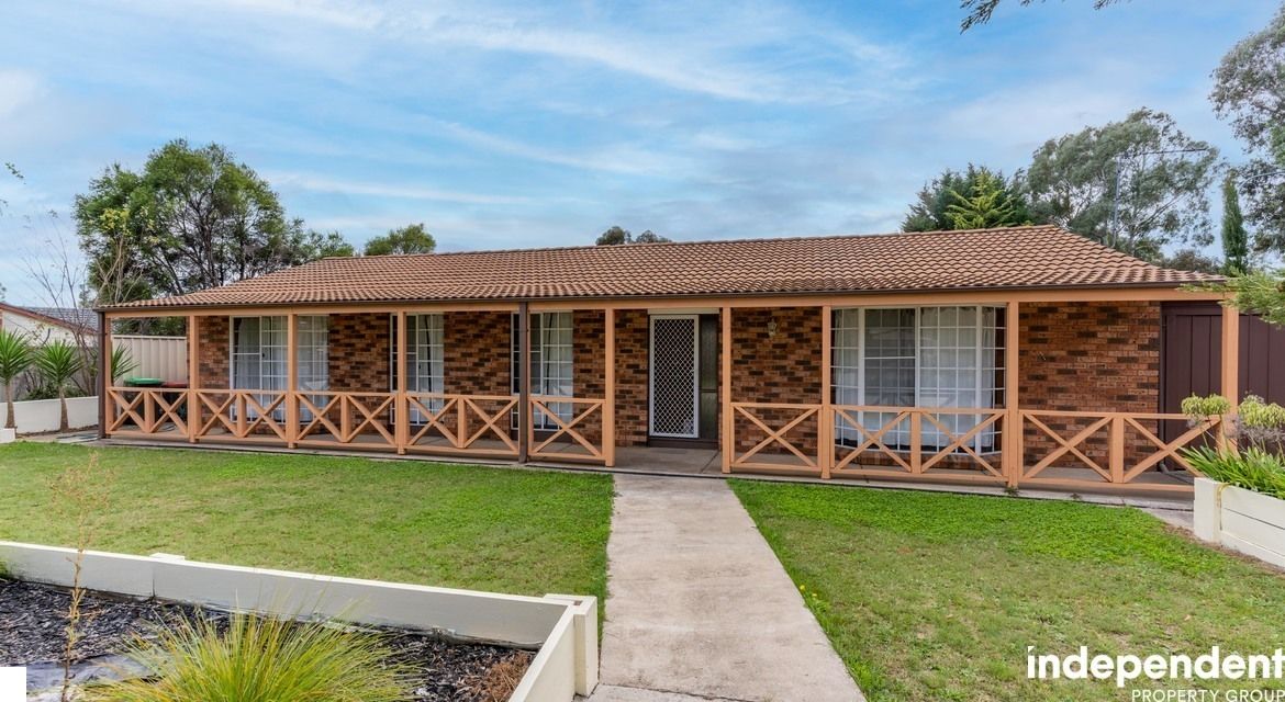 4 bedrooms House in 35 Pennington Crescent CALWELL ACT, 2905