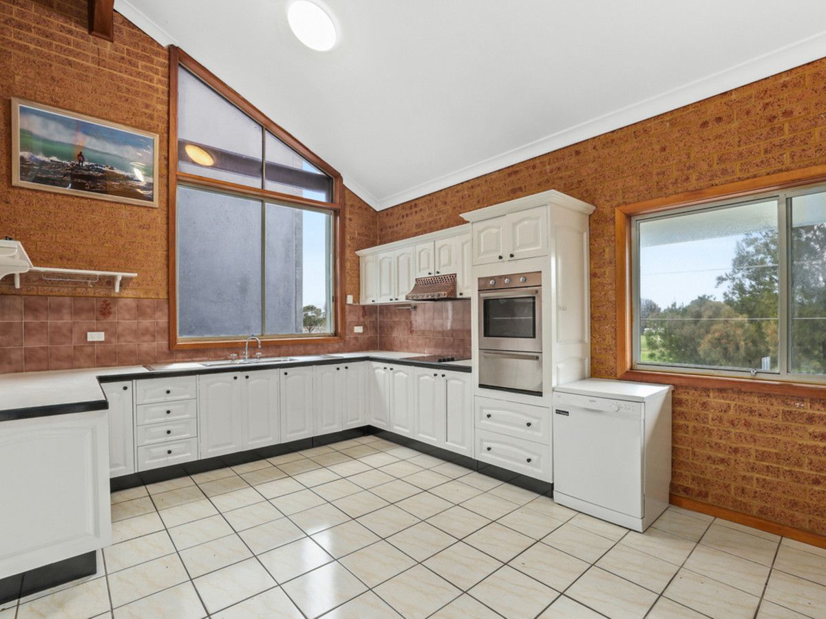 4 bedrooms Apartment / Unit / Flat in 1400a Pittwater Road NORTH NARRABEEN NSW, 2101