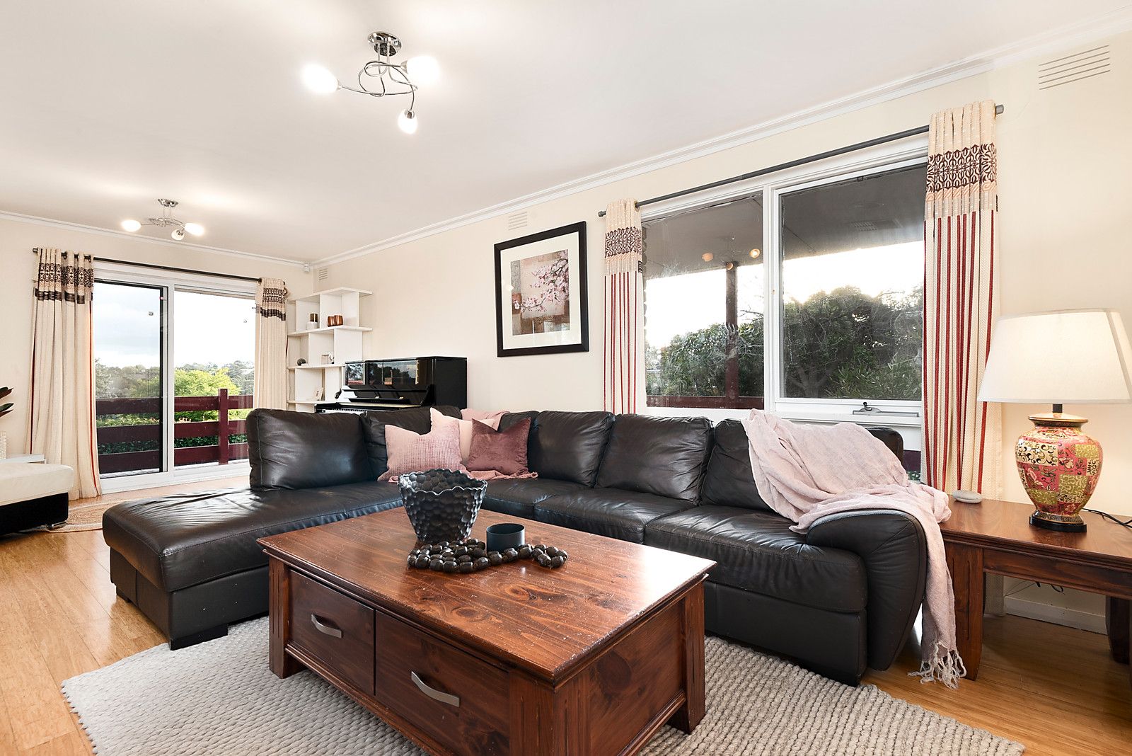 53 Warren Road, Viewbank VIC 3084, Image 2