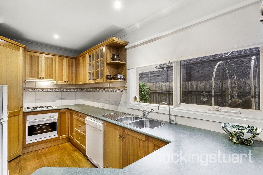 3/22 Holyrood Street, Hampton VIC 3188, Image 2