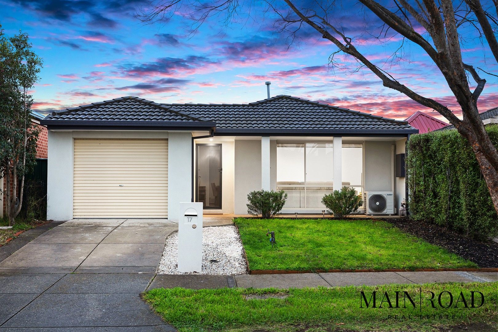 3 bedrooms House in 17 Saxby Court BURNSIDE VIC, 3023