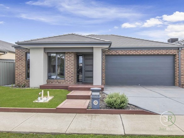 125 Lineham Drive, Cranbourne East VIC 3977