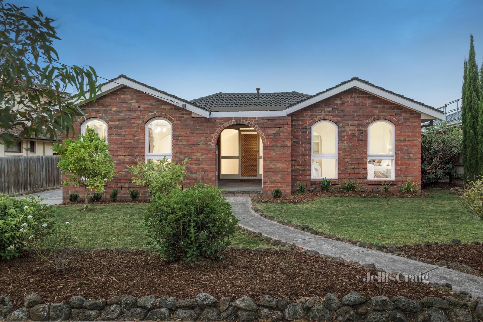 21 Chivalry Avenue, Glen Waverley VIC 3150, Image 0