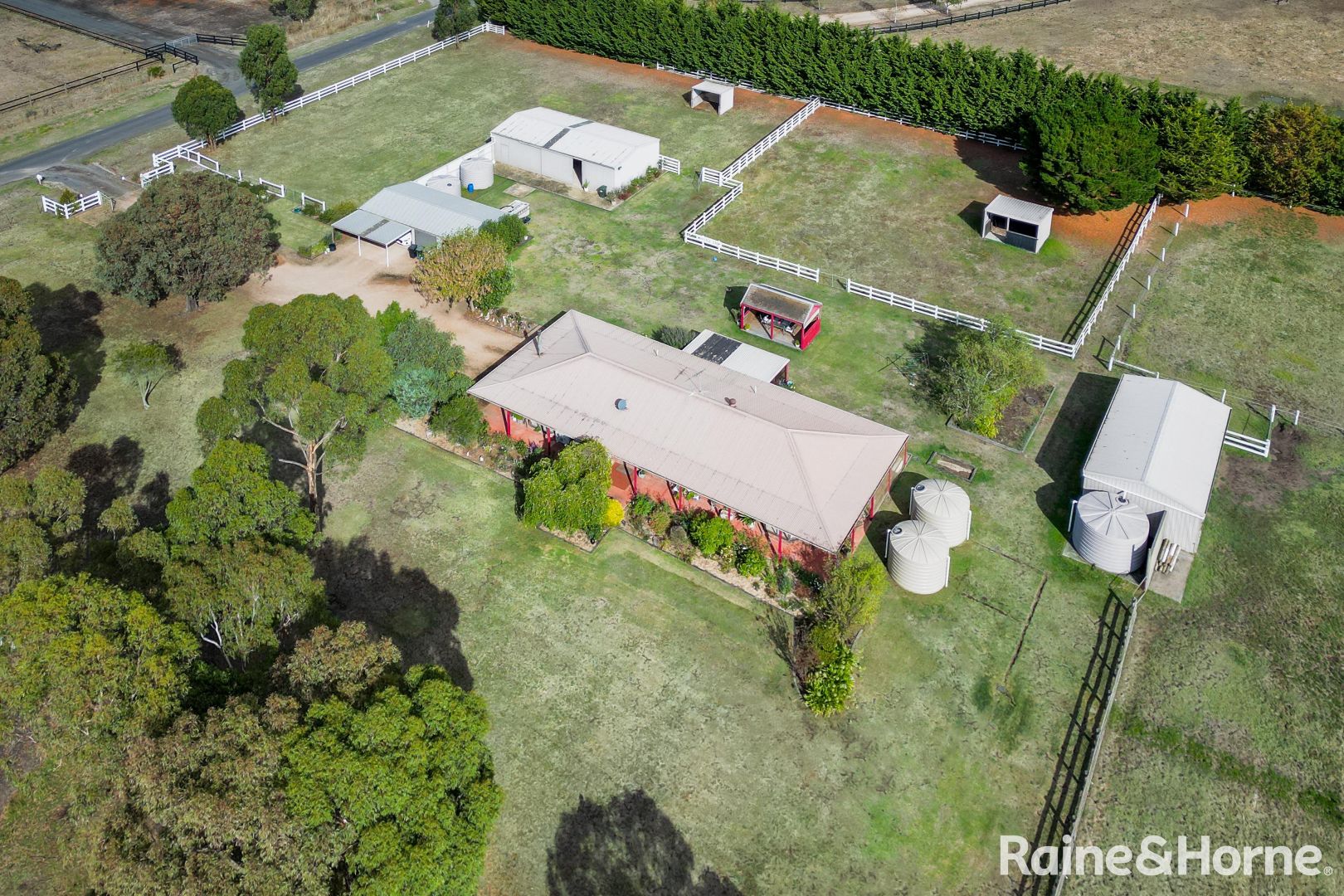 10 Leslie Road, Gisborne VIC 3437, Image 1