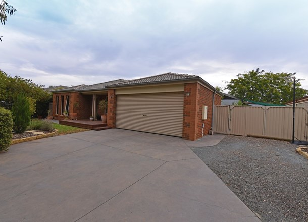 8 Yellowgum Drive, Kialla VIC 3631