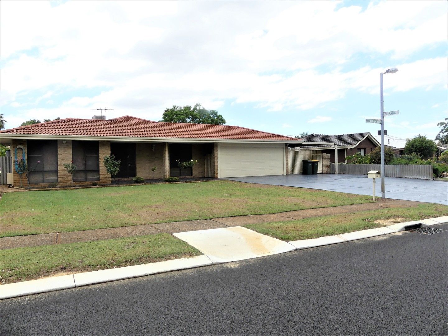 6 bedrooms House in 18 Fenchurch Street ALEXANDER HEIGHTS WA, 6064