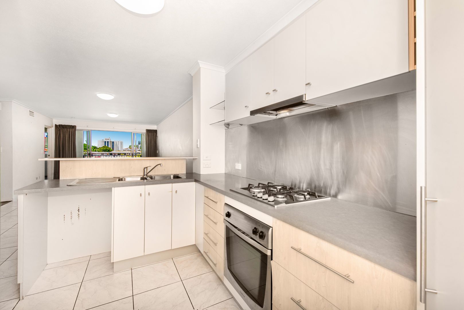 24/11-17 Stanley Street, Townsville City QLD 4810, Image 2
