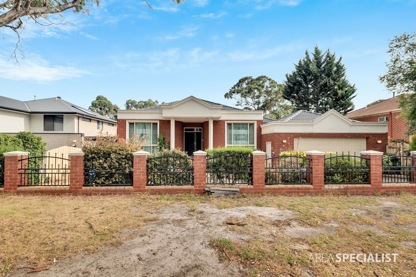 5 bedrooms House in 22 Blue Range Crescent LYNBROOK VIC, 3975