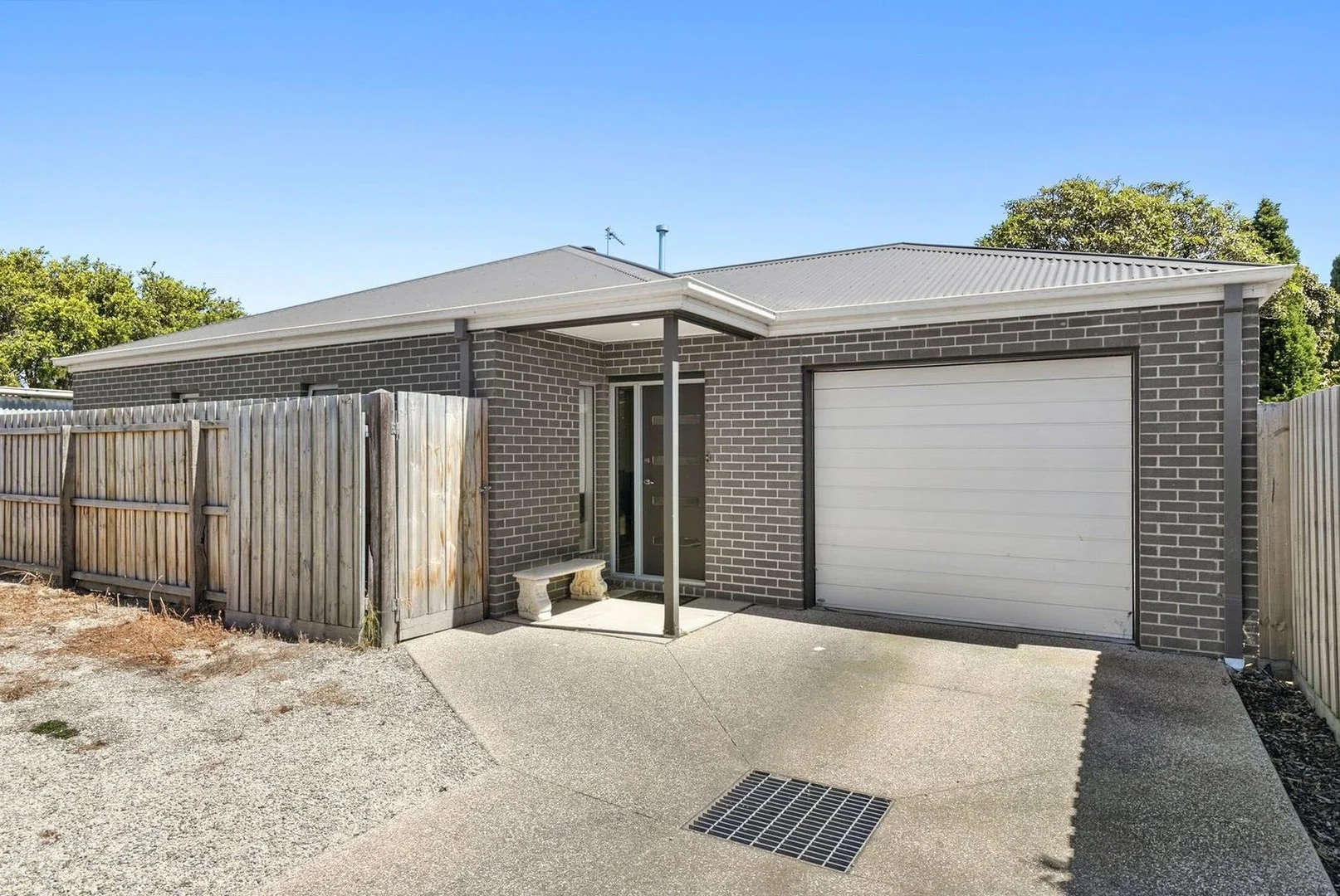 2/18 Brayshay Road, Newcomb VIC 3219