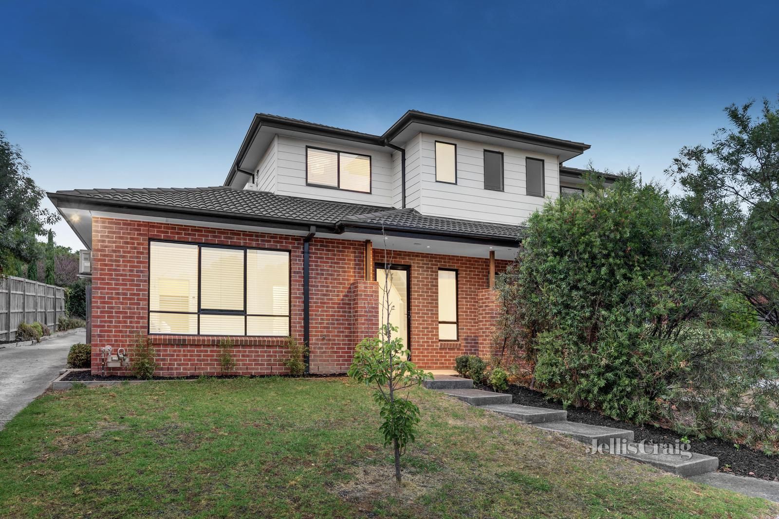 2/4 Stuart Crescent, Nunawading VIC 3131