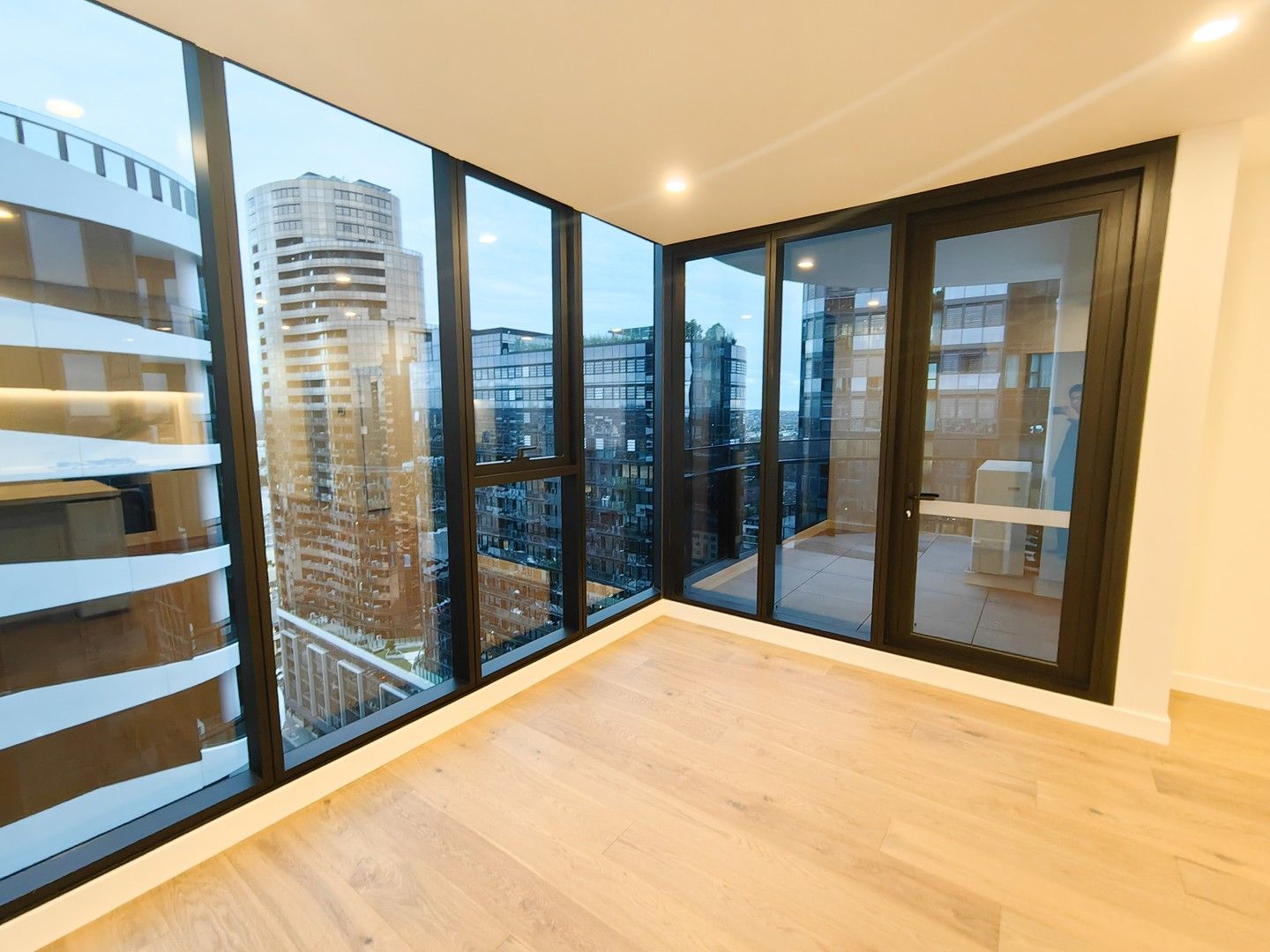3 bedrooms Apartment / Unit / Flat in 2302a/845 Whitehorse Road BOX HILL VIC, 3128