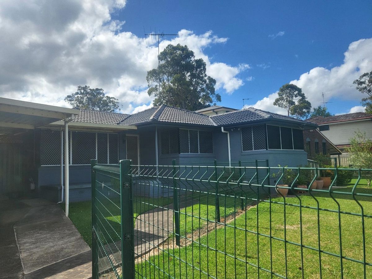 3 bedrooms House in 113 St Johns Road BRADBURY NSW, 2560