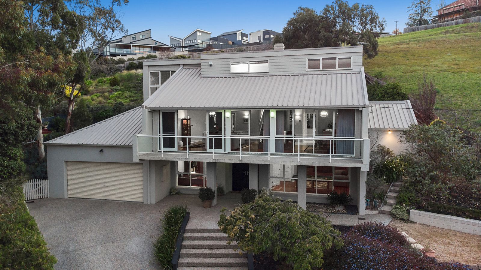 4 bedrooms House in 18 Nicholas Court KEILOR EAST VIC, 3033