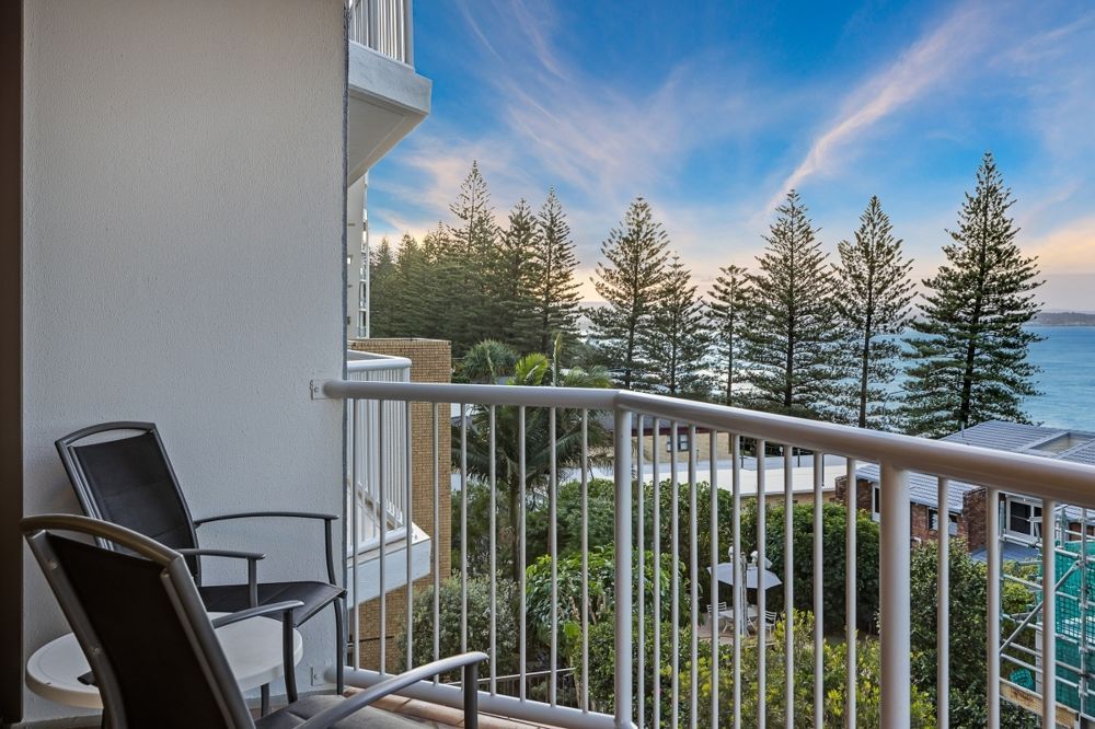 8/3 Eden Avenue, Rainbow Bay QLD 4225, Image 0