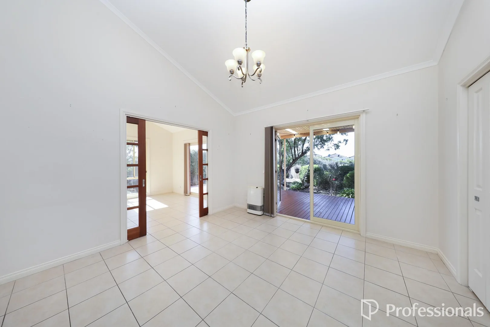 Additional image 7 of 6 Emerald Court, Harkness VIC 3337
