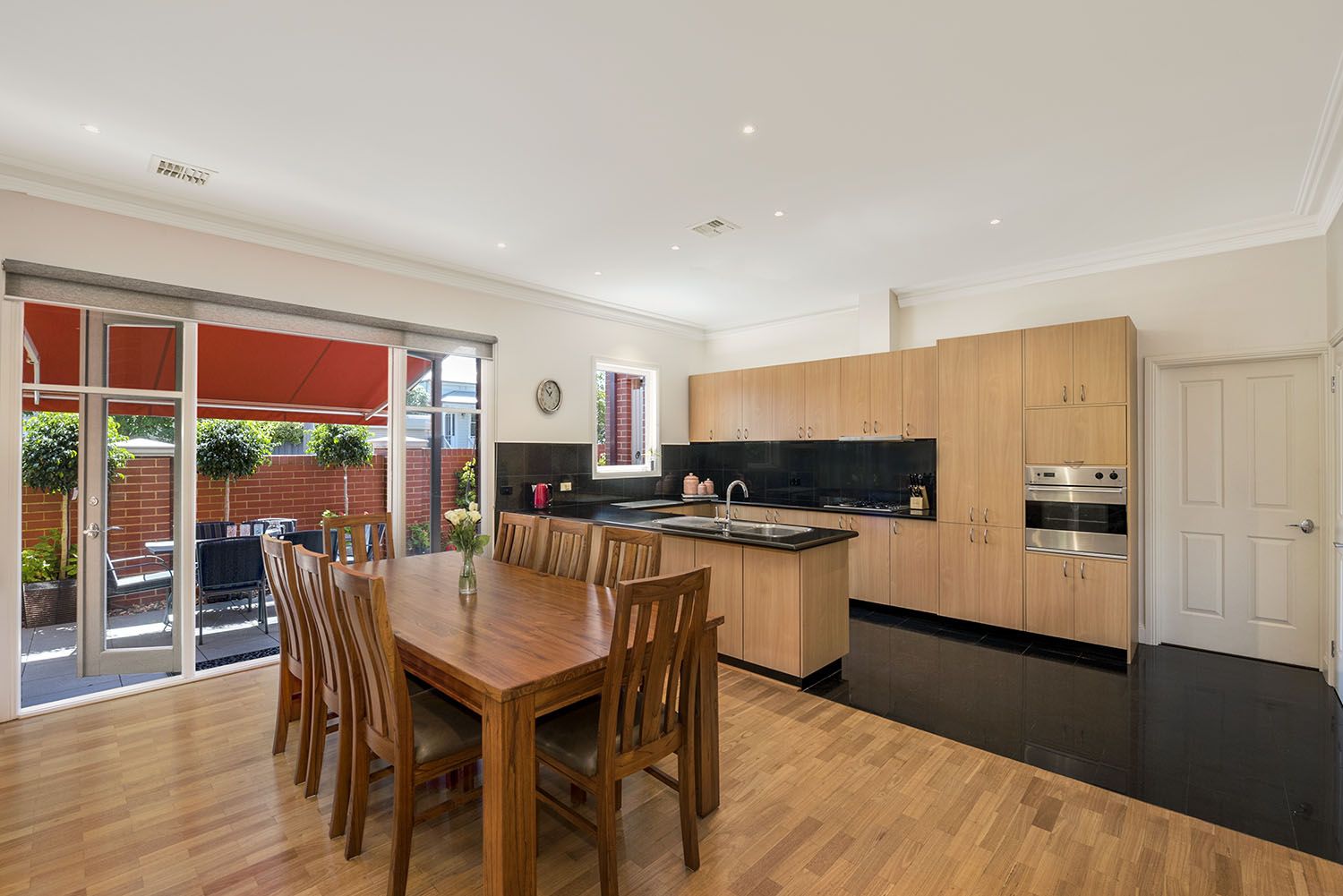 29 Downshire Road, Elsternwick VIC 3185, Image 2