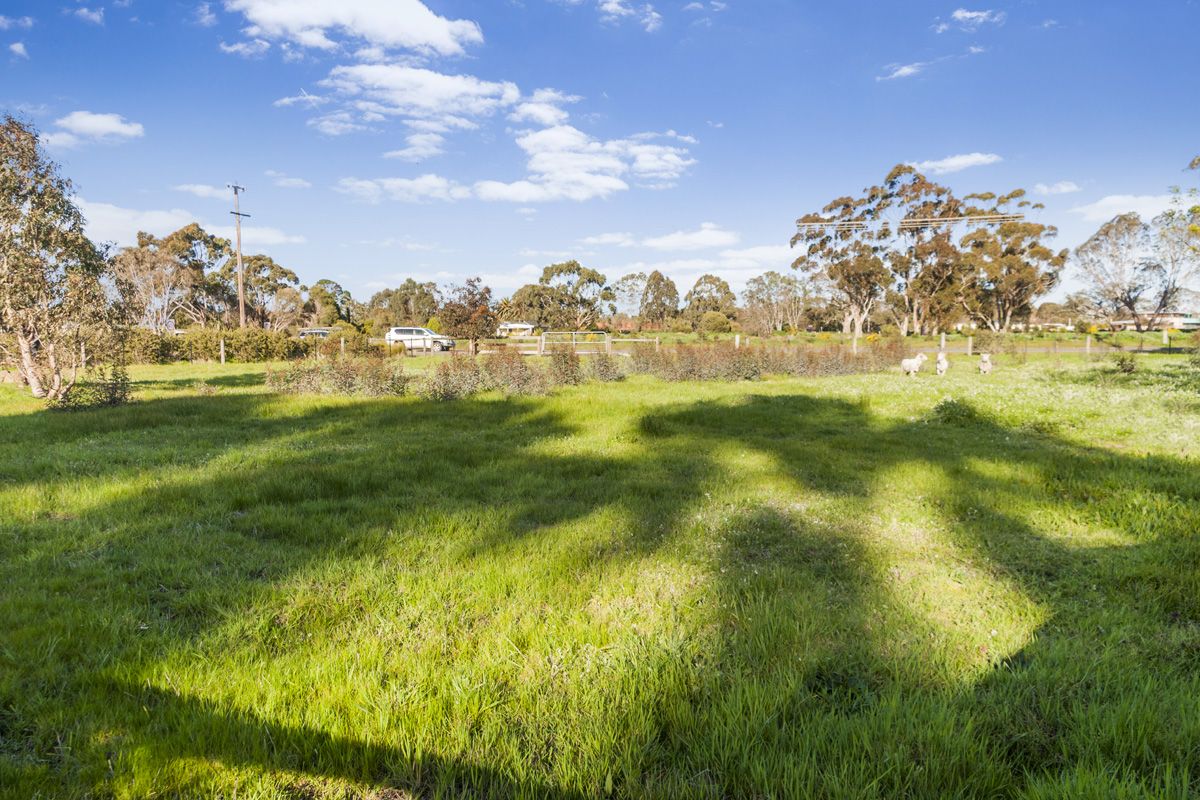 18 - 20 VICTORIA VALLEY ROAD, Dunkeld VIC 3294, Image 1