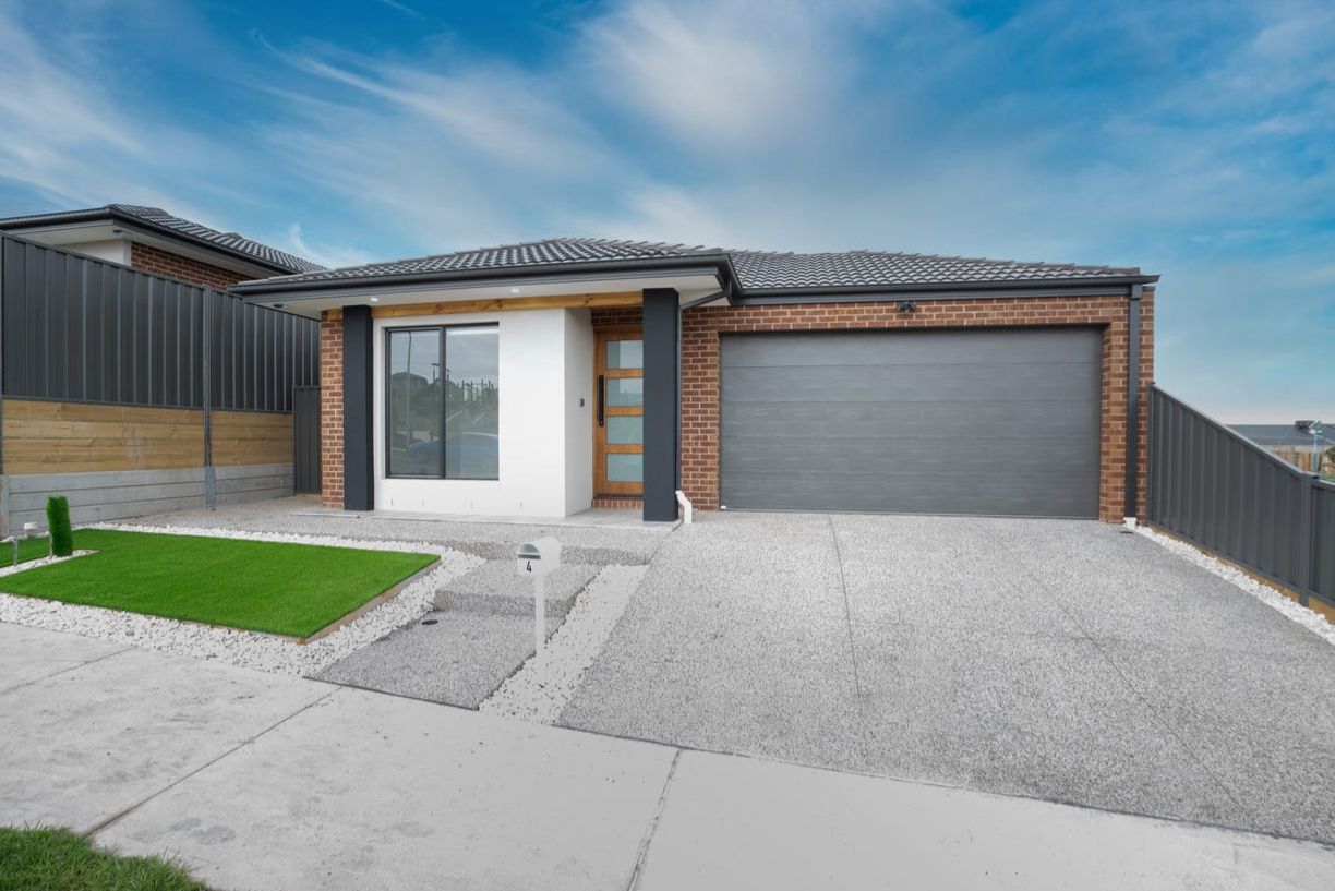 4 bedrooms House in 18 Fegent Road TARNEIT VIC, 3029