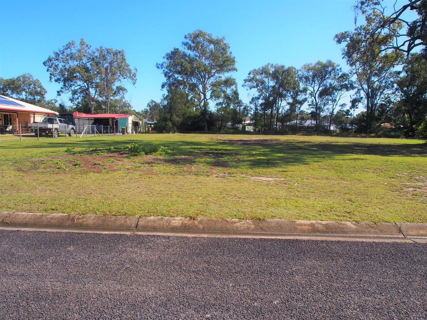 10 BURRUMBA DVE, Buxton QLD 4660 Domain