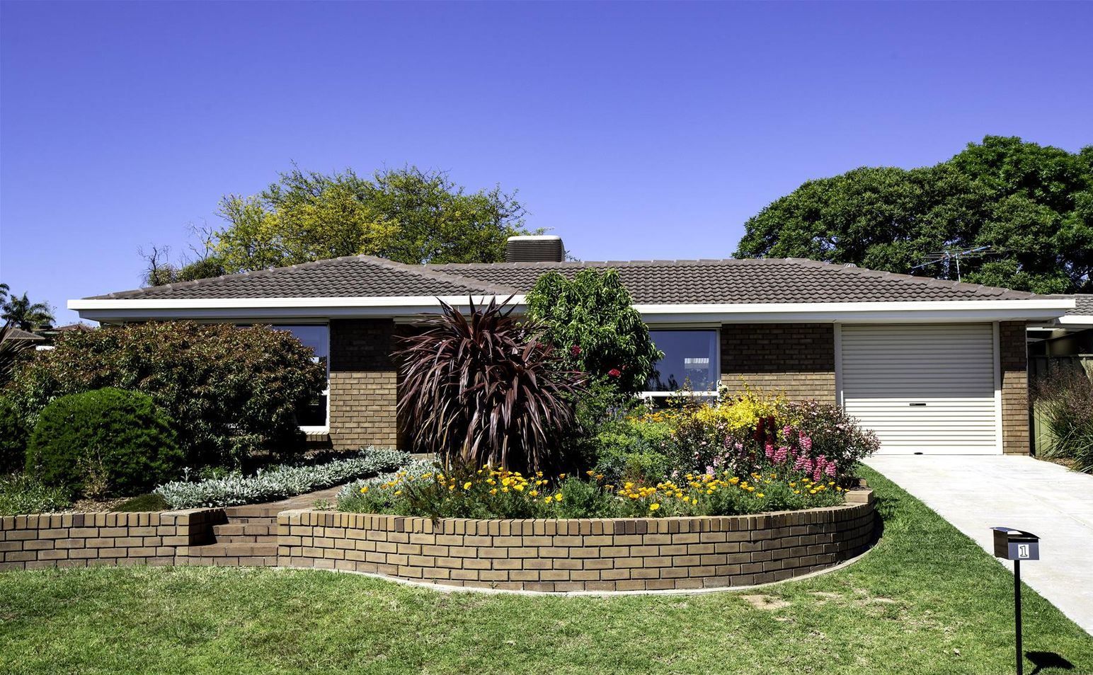 1 Glenway Road, Hallett Cove SA 5158 House For Rent 650 Domain