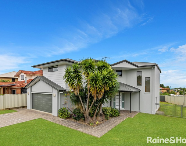 8 Huntly Place, Redland Bay QLD 4165