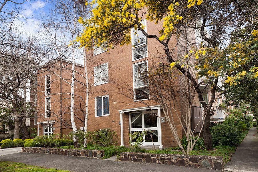 2 bedrooms Apartment / Unit / Flat in 15/17-21 Tivoli Place SOUTH YARRA VIC, 3141