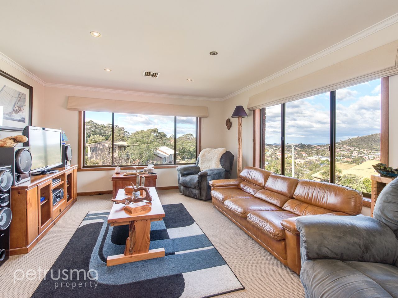 18 Sherwood Court, Lindisfarne TAS 7015, Image 1