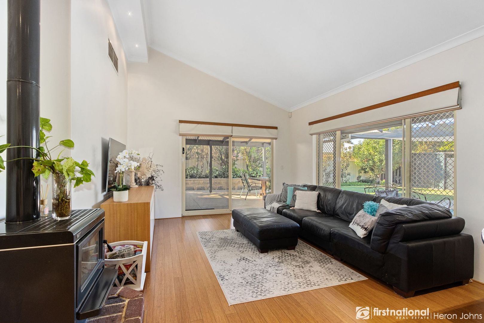 3 Cary Green, Bateman WA 6150, Image 2