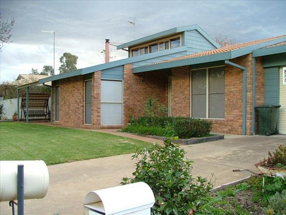 3 Lucas Court, Deniliquin NSW 2710