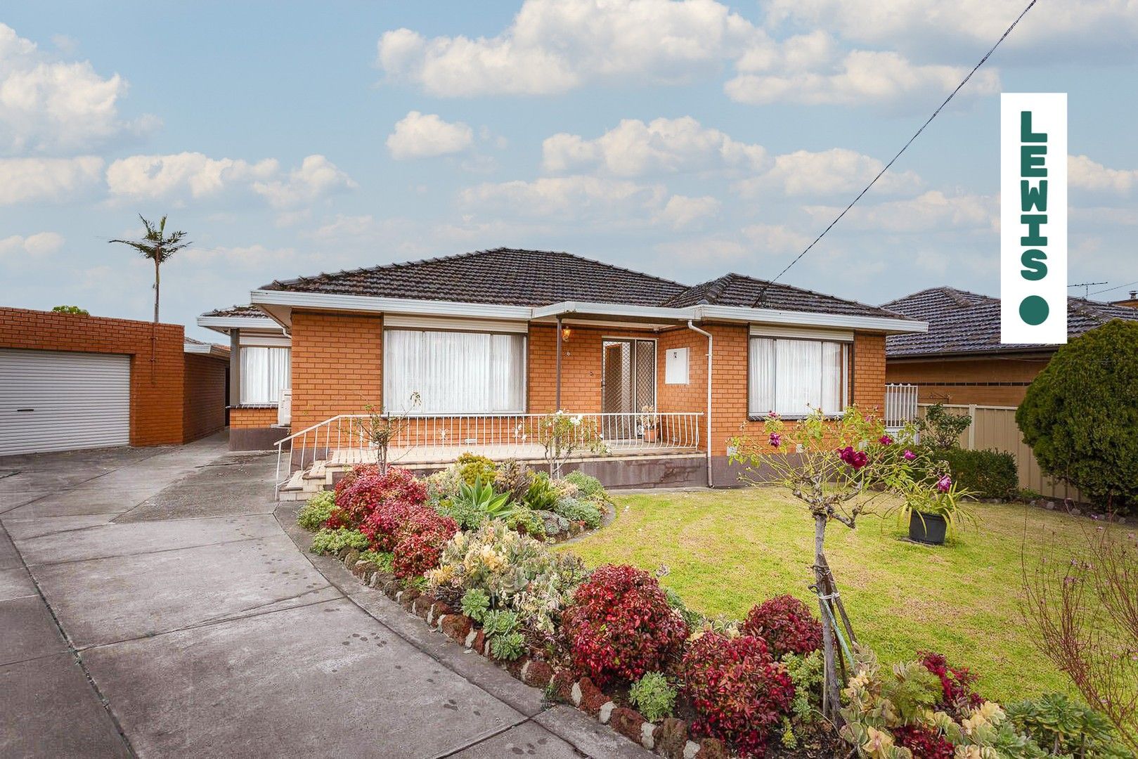 3 bedrooms House in 6 Kwinana Court CAMPBELLFIELD VIC, 3061