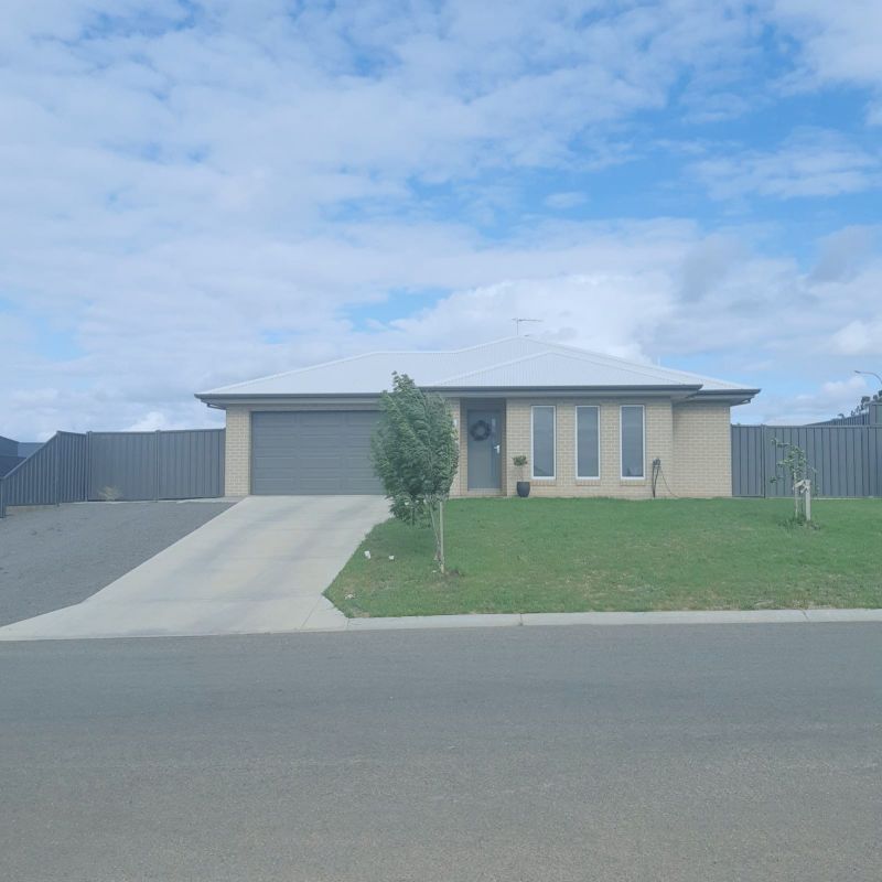 4 bedrooms House in 15 Thomas Street GOL GOL NSW, 2738