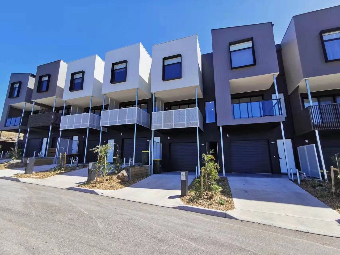 3 bedrooms Townhouse in 47 Wattlebird Court SUNSHINE NORTH VIC, 3020