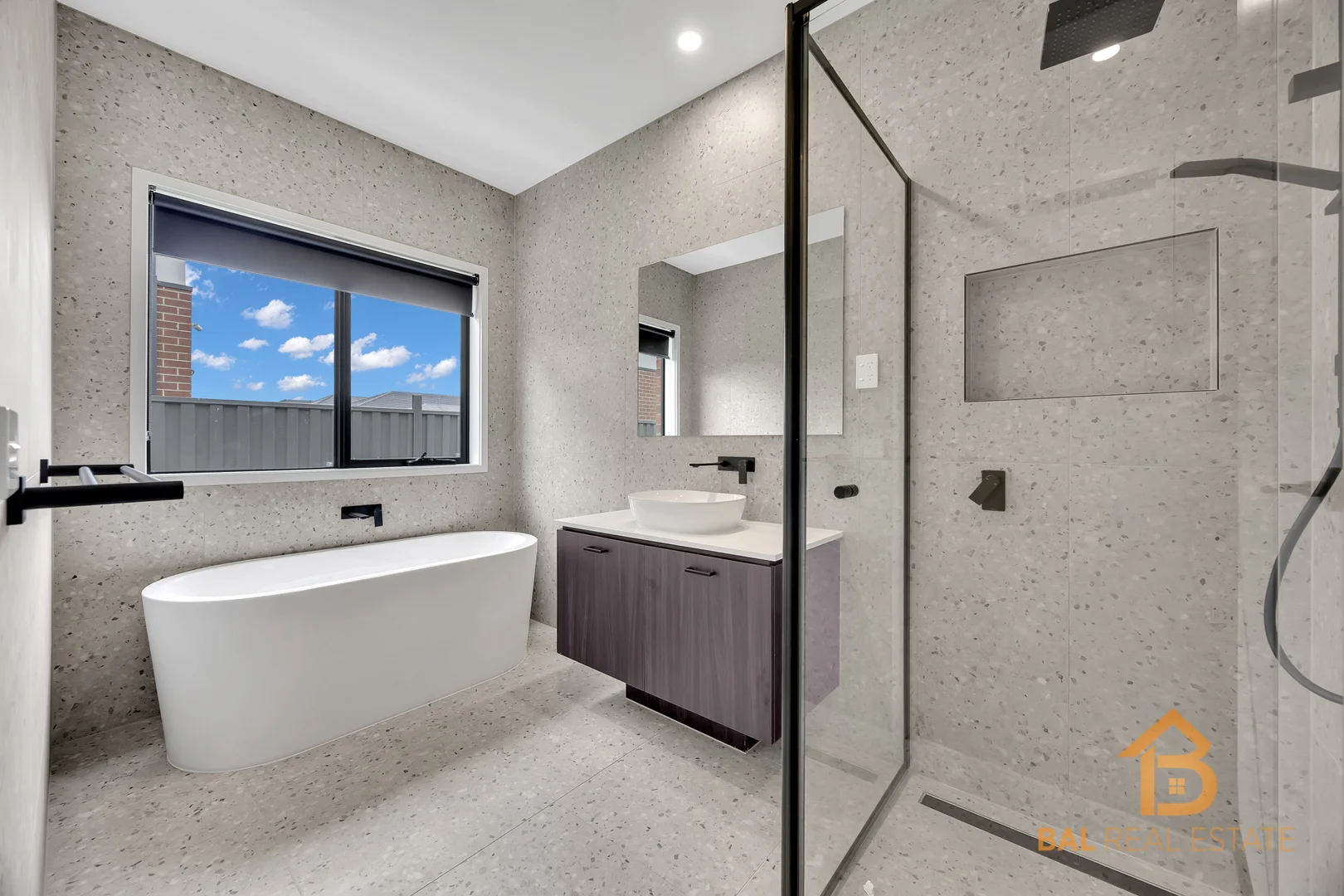 Additional image 11 of 28 Opulent Boulevard, Tarneit VIC 3029