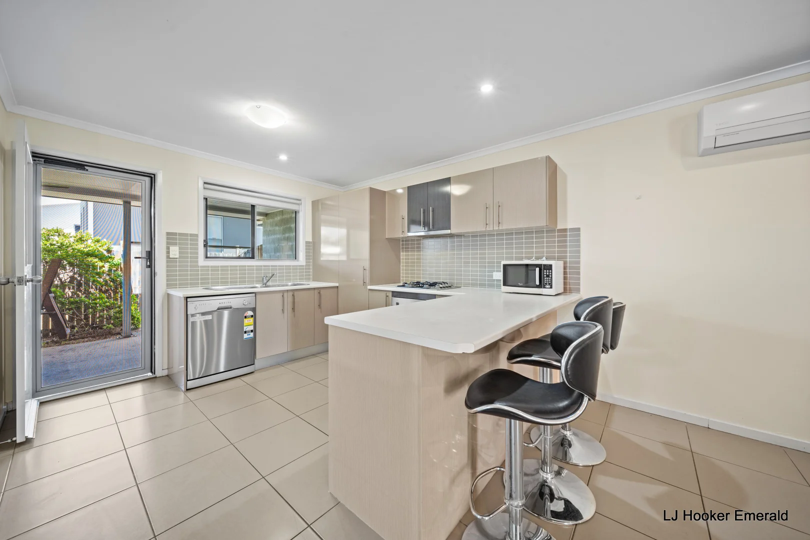 Additional image 5 of 10/15-17 Roberts Street, Emerald QLD 4720