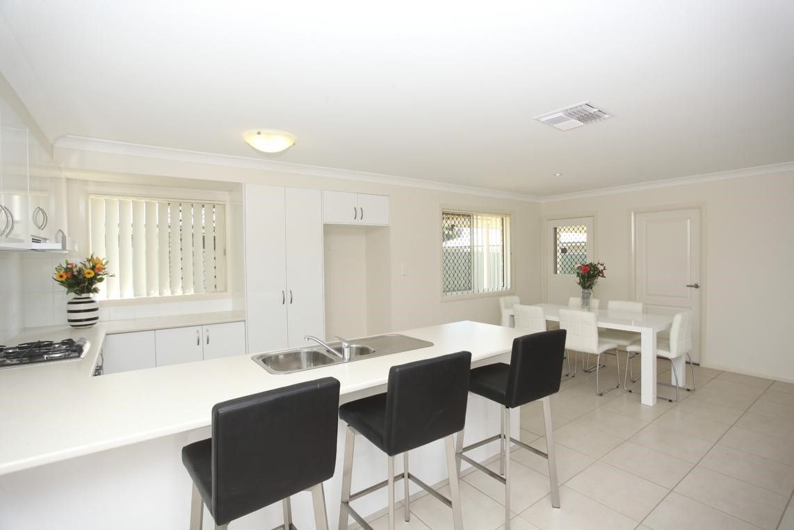 2 Rex Aubrey Place, Parkes NSW 2870, Image 1